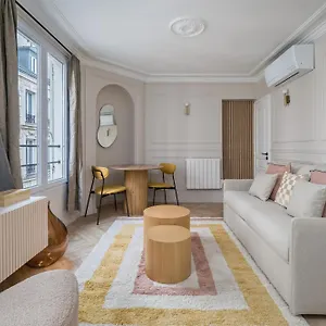 Poetic - Opera Apartment